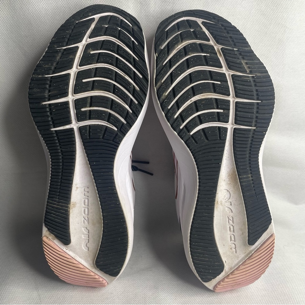 Nike Zoom Winflo 7 Running Shoes Womens Size US 8 EUR 39 Light Violet CJ0302-501 - Picture 12 of 14
